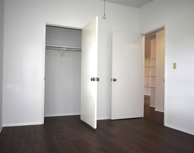 16838 Markridge Drive - Photo Thumbnail 7