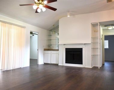 16838 Markridge Drive - Photo Thumbnail 4