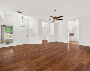 16838 Markridge Drive - Photo Thumbnail 8