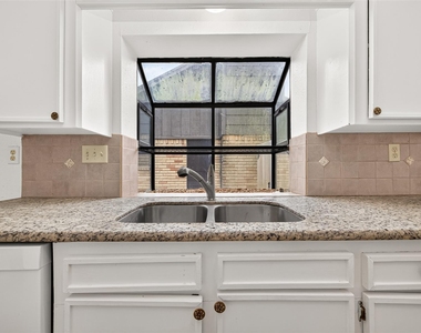 16838 Markridge Drive - Photo Thumbnail 15