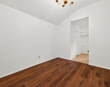 16838 Markridge Drive - Photo Thumbnail 24