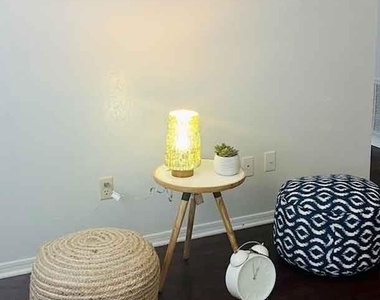 2957 Park Square Drive - Photo Thumbnail 4