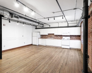 1011 Wood Street - Photo Thumbnail 4