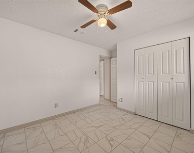 5206 Olana Drive - Photo Thumbnail 17