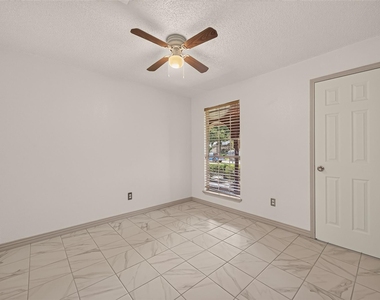 5206 Olana Drive - Photo Thumbnail 14