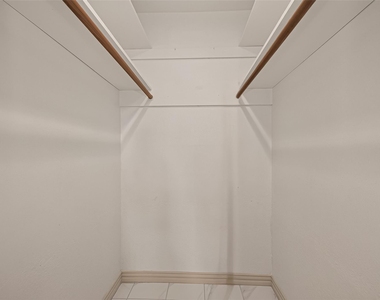 5206 Olana Drive - Photo Thumbnail 23