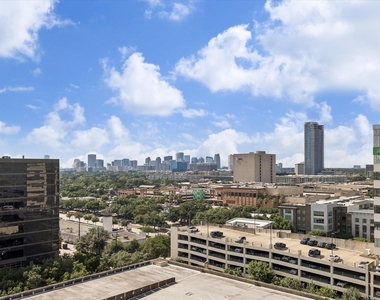 15 Greenway Plaza - Photo Thumbnail 11