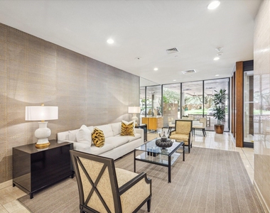15 Greenway Plaza - Photo Thumbnail 31