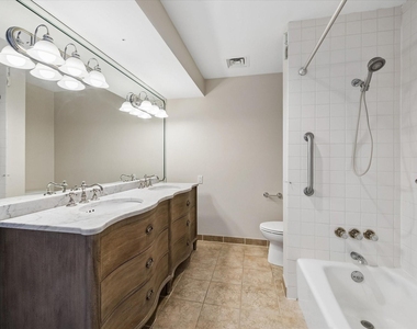 15 Greenway Plaza - Photo Thumbnail 19