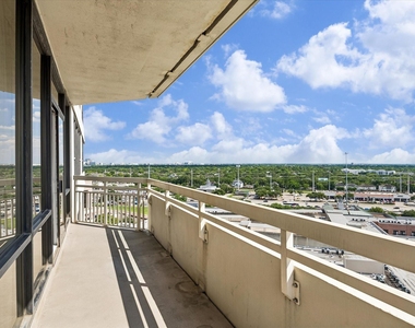 15 Greenway Plaza - Photo Thumbnail 10