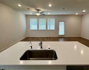 2142 Olivos - Photo Thumbnail 2