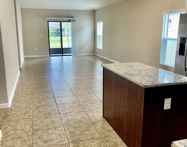 760 Fiddleleaf Circle - Photo Thumbnail 8