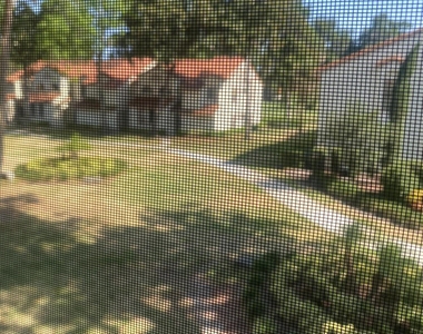 1041 Country Club Drive - Photo Thumbnail 13