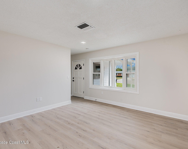 1650 Leach Circle - Photo Thumbnail 5