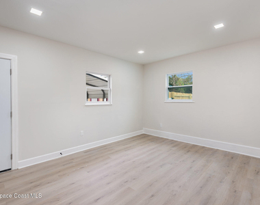 1650 Leach Circle - Photo Thumbnail 23
