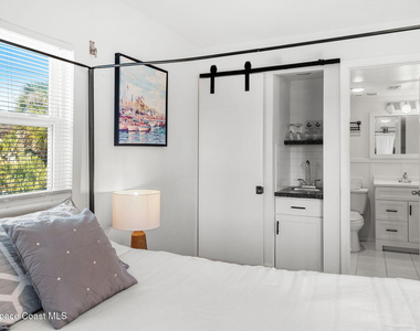 1318 S Miramar Avenue - Photo Thumbnail 18