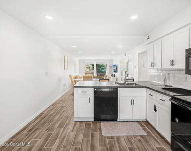 1318 S Miramar Avenue - Photo Thumbnail 3