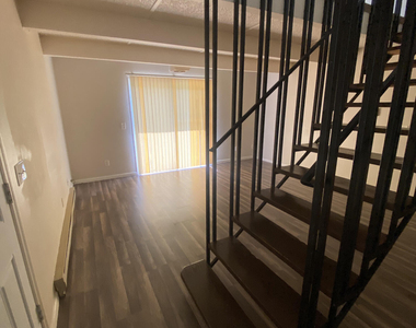 4412 Overlook Drive Ne - Photo Thumbnail 2