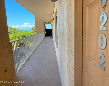 7520 Ridgewood Avenue - Photo Thumbnail 1