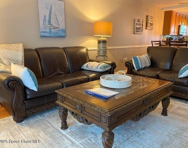 7520 Ridgewood Avenue - Photo Thumbnail 3