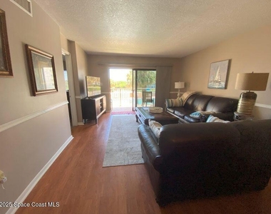 7520 Ridgewood Avenue - Photo Thumbnail 7