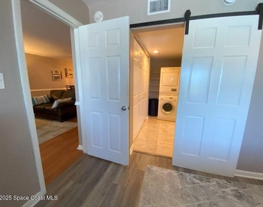 7520 Ridgewood Avenue - Photo Thumbnail 17