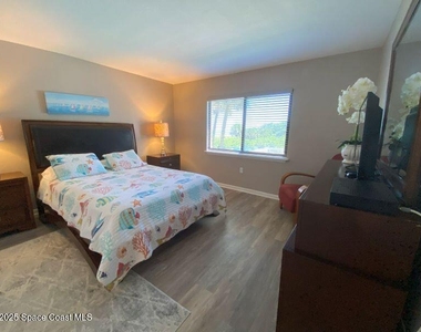 7520 Ridgewood Avenue - Photo Thumbnail 14