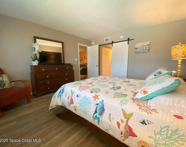 7520 Ridgewood Avenue - Photo Thumbnail 16
