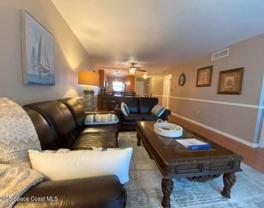 7520 Ridgewood Avenue - Photo Thumbnail 8
