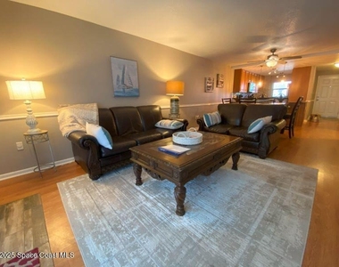 7520 Ridgewood Avenue - Photo Thumbnail 9