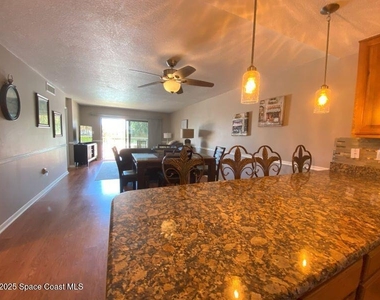 7520 Ridgewood Avenue - Photo Thumbnail 12