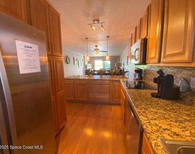 7520 Ridgewood Avenue - Photo Thumbnail 11