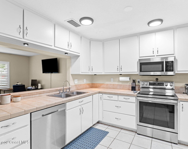 999 Emerald Road Se - Photo Thumbnail 10