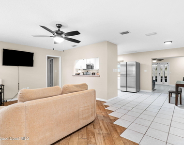 999 Emerald Road Se - Photo Thumbnail 3