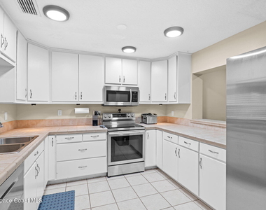 999 Emerald Road Se - Photo Thumbnail 11