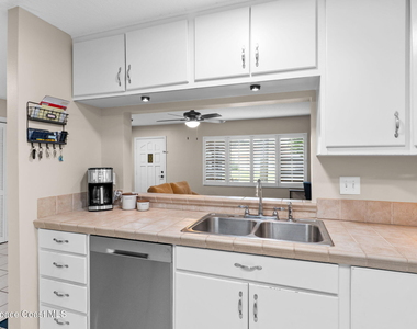 999 Emerald Road Se - Photo Thumbnail 12