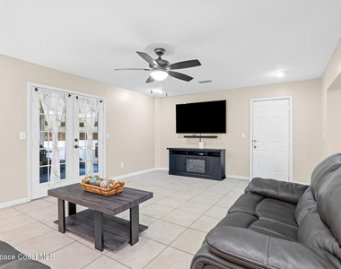 999 Emerald Road Se - Photo Thumbnail 18