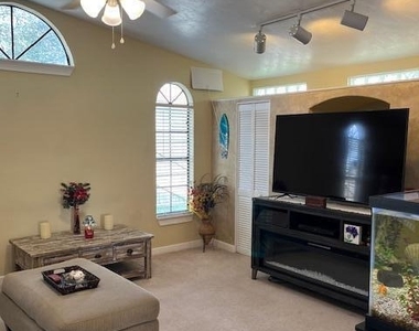 3726 Ranger Street - Photo Thumbnail 6