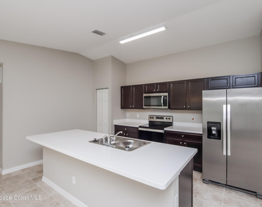 2601 Tennyson Avenue Se - Photo Thumbnail 5