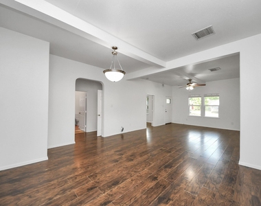 4314 6th Street - Photo Thumbnail 8