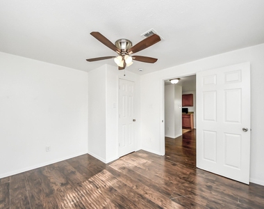 4314 6th Street - Photo Thumbnail 22