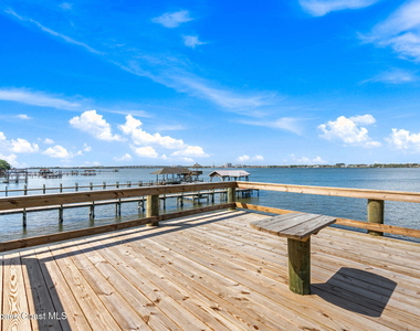 975 Oak Street - Photo Thumbnail 56