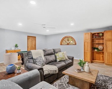 975 Oak Street - Photo Thumbnail 26