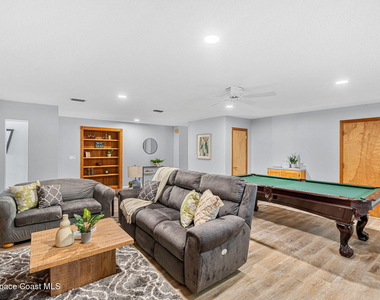 975 Oak Street - Photo Thumbnail 22