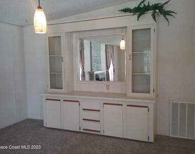 1609 Ridge Drive - Photo Thumbnail 9