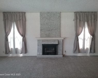1609 Ridge Drive - Photo Thumbnail 5