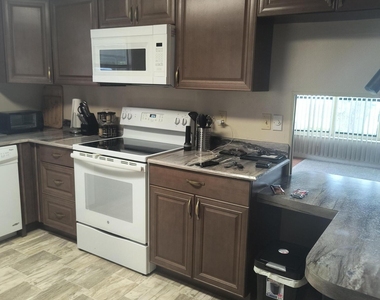 1609 Ridge Drive - Photo Thumbnail 11