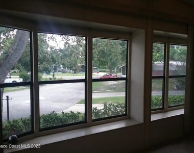 1609 Ridge Drive - Photo Thumbnail 7