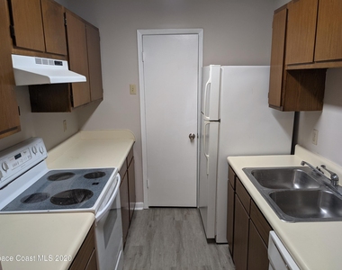 3510 Sable Palm Lane - Photo Thumbnail 9