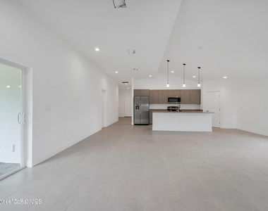 2310 Madrid Avenue Se - Photo Thumbnail 3
